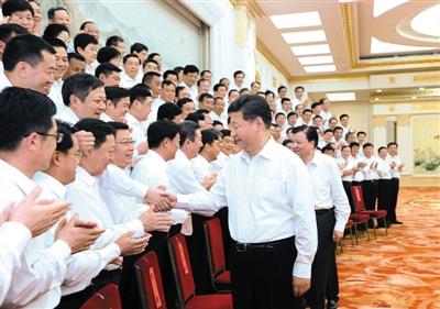 习近平给县委书记提要求:做政治明白人
